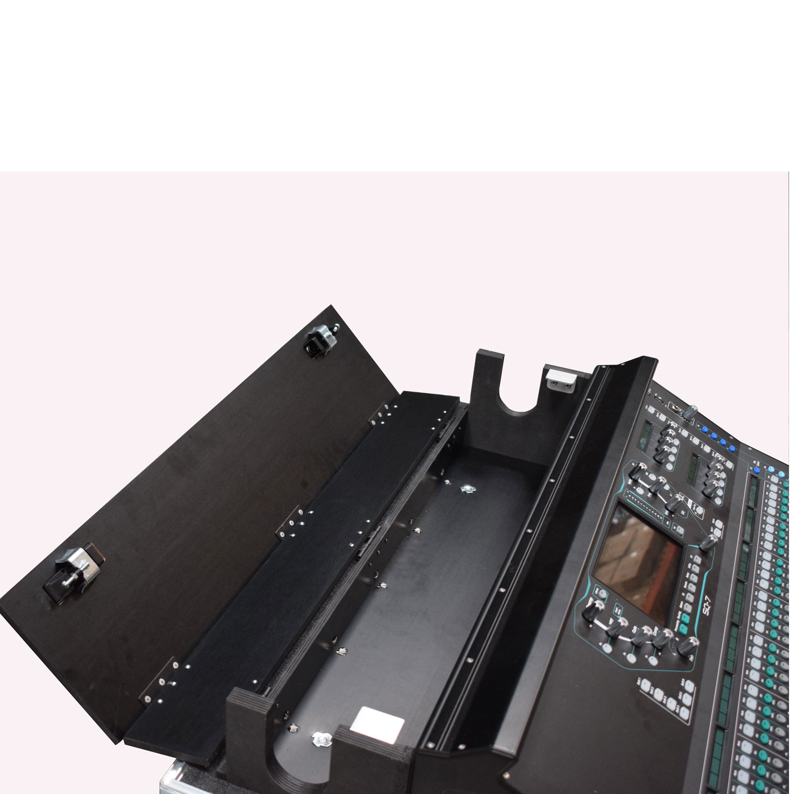 SQ-7 Digital Mixer Flightcase With Dog Box And Castors